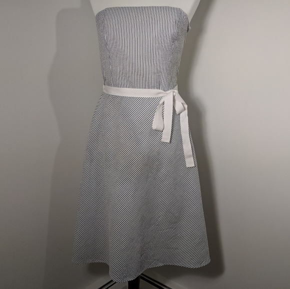 LOFT Dresses & Skirts - LOFT ANN TAYLOR STRAPLESS DRESS